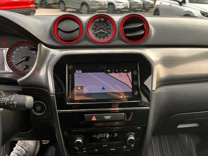 Suzuki Vitara 1.4 Automatik 4x4|Navi|Allwetter...